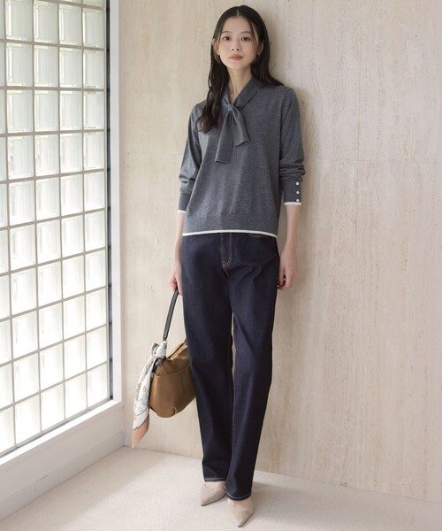 J.PRESS（ジェイプレス）の「【一枚で着映え】WORSTED WOOL BLEND ボウタイデザイン ニット（ニット/セーター・レディース・ライトグレー系/ワイン系/ネイビー系・MEDIUM/LARGE）」の4枚目の写真