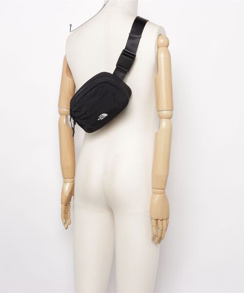 THE NORTH FACE(ザノースフェイス)の「国内未発売 THE NORTH FACE(ザ・ノースフェイス) WHITE LABEL LINDEN HIP SACK 韓国限定ライン ヒップサック ボディバッグ(ボディバッグ/ウエストポーチ・レディース・ブラック・ONE SIZE)」の5枚目の写真