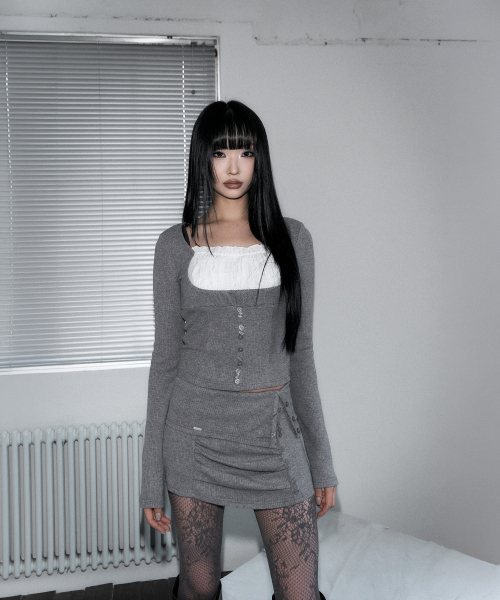 SCHISM INDUCING(スキズムインデューシング)の「ELODIE ボタンシャーリングスカート グレー(スカート・レディース・その他・FREE)」の1枚目の写真