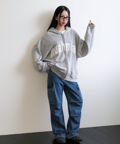 muahmuah（ムーアムーア）の「ヴィンテージ アップリケ MUAH フードジップアップ [グレー]（パーカー・レディース・その他・FREE）」の2枚目の写真