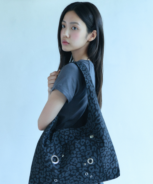 OART（オアート）の「Eyelet Hobo Bag [BLACK LEOPARD]（ショルダーバッグ・レディース・その他・FREE）」の2枚目の写真