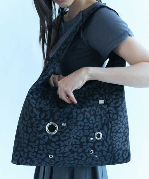 OART（オアート）の「Eyelet Hobo Bag [BLACK LEOPARD]（ショルダーバッグ・レディース・その他・FREE）」の4枚目の写真