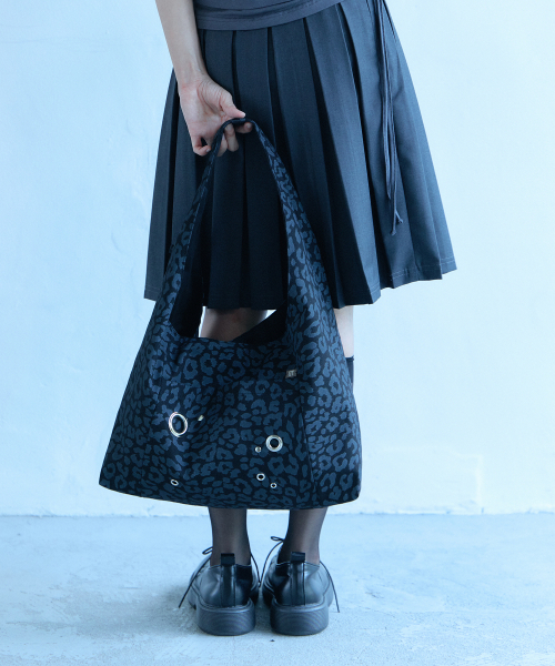 OART（オアート）の「Eyelet Hobo Bag [BLACK LEOPARD]（ショルダーバッグ・レディース・その他・FREE）」の6枚目の写真