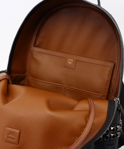 MCM（エムシーエム）の「【MCM】BACK PACK MEDIUM STARK（バックパック/リュック・メンズ・ブラック/ホワイト・FREE）」の13枚目の写真