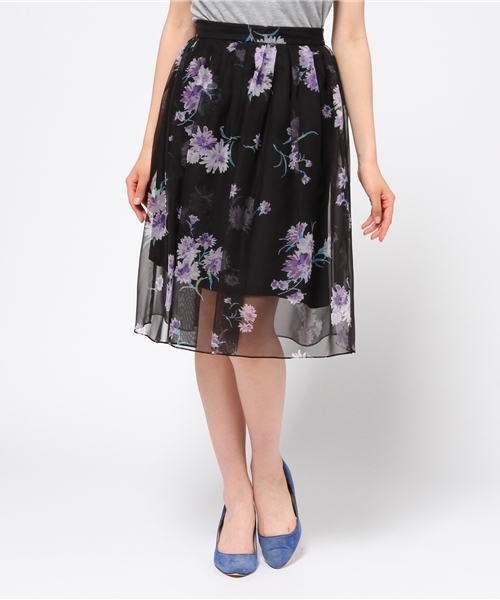 31 Sons de mode(トランテアン ソン ドゥ モード)の「オーガンジーフラワープリントタックスカート(スカート・レディース・イエロー/ブラック/ブルー・38/36)」の2枚目の写真