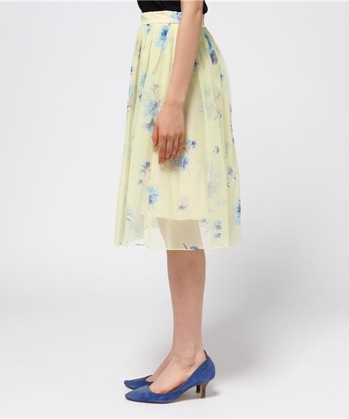 31 Sons de mode(トランテアン ソン ドゥ モード)の「オーガンジーフラワープリントタックスカート(スカート・レディース・イエロー/ブラック/ブルー・38/36)」の5枚目の写真