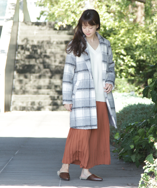 SESTO（セスト）の「ポインテッドトゥファースリッパ（サンダル・レディース・ブラウン/ブラック系その他/ブラック×ブラック/ブラック×グレー・L/S/LL/M/3L）」の15枚目の写真