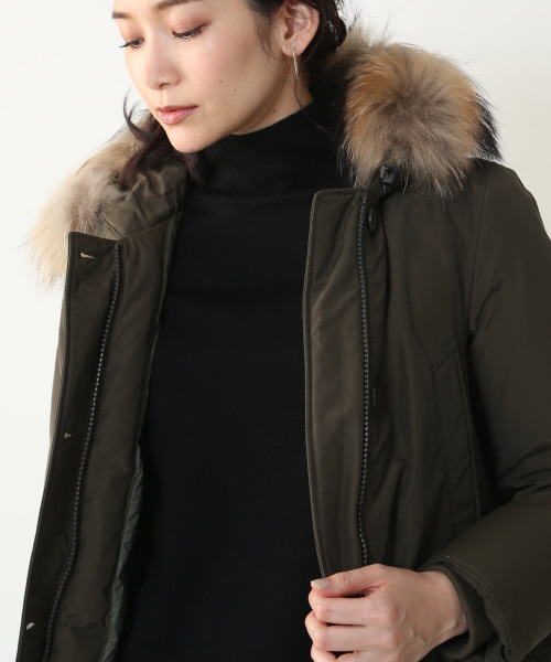 Abahouse Devinette(ドゥヴィネット)の「WOOLRICH ARCTIC PARKA ダウンコート(ダウンジャケット/コート・レディース・カーキ/ネイビー・FREE)」の6枚目の写真