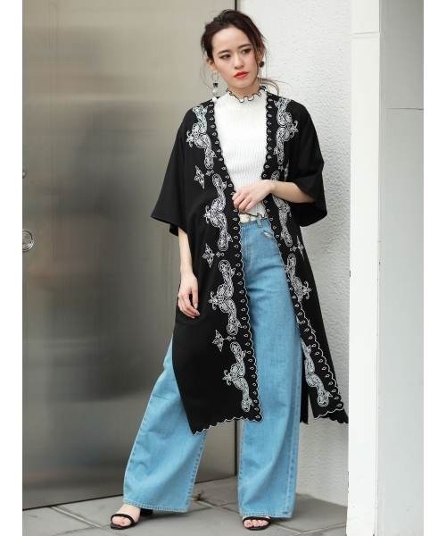 MURUA（ムルーア）の「ｆｌｏｗｅｒカットワークガウン（その他アウター・レディース・アイボリー/ブラック/オレンジ/イエロー・FREE）」の3枚目の写真