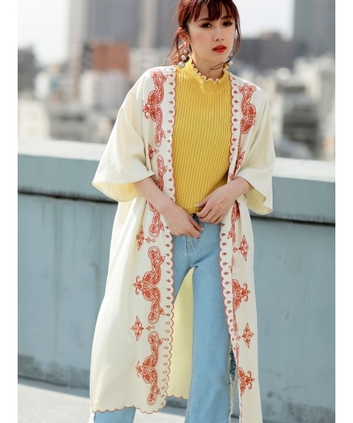 MURUA（ムルーア）の「ｆｌｏｗｅｒカットワークガウン（その他アウター・レディース・アイボリー/ブラック/オレンジ/イエロー・FREE）」の5枚目の写真