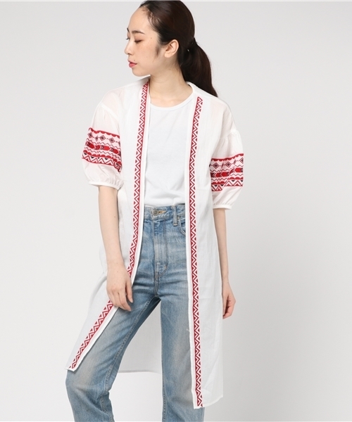 WEGO(ウィゴー)の「WEGO/エスニック刺繍ロングガウン(カーディガン/ボレロ・レディース・ホワイト/ブラック・FREE)」の5枚目の写真