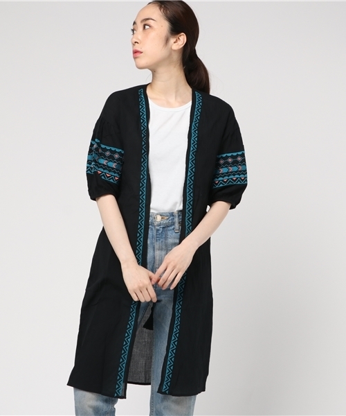 WEGO(ウィゴー)の「WEGO/エスニック刺繍ロングガウン(カーディガン/ボレロ・レディース・ホワイト/ブラック・FREE)」の6枚目の写真