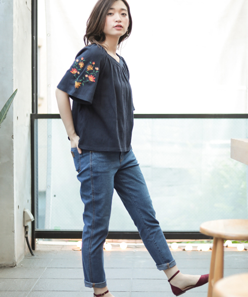 Green Parks(グリーンパークス)の「WR テーパードデニムパンツ(デニムパンツ・レディース・その他5/インディゴブルー・MEDIUM/SMALL/LARGE)」の3枚目の写真