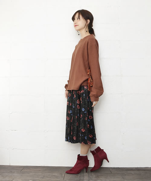 SESTO(セスト)の「バイカラーリボンのポインテッドトゥ7cmヒール美脚ショートブーツ(ブーツ・レディース・ブラック/ネイビー/カーキ/ボルドー・LL/3L/S/M/L)」の8枚目の写真