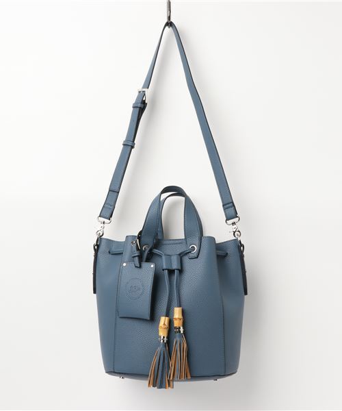 un dix cors(アンディコール)の「バンブータッセルショルダーBAG(ショルダーバッグ・レディース・モカ/ブルー・フリ-)」の2枚目の写真