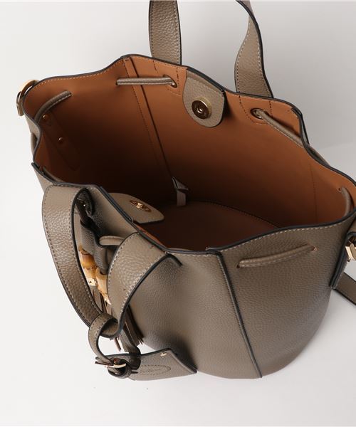 un dix cors(アンディコール)の「バンブータッセルショルダーBAG(ショルダーバッグ・レディース・モカ/ブルー・フリ-)」の4枚目の写真
