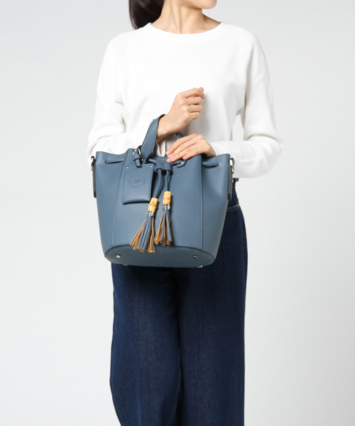 un dix cors(アンディコール)の「バンブータッセルショルダーBAG(ショルダーバッグ・レディース・モカ/ブルー・フリ-)」の10枚目の写真