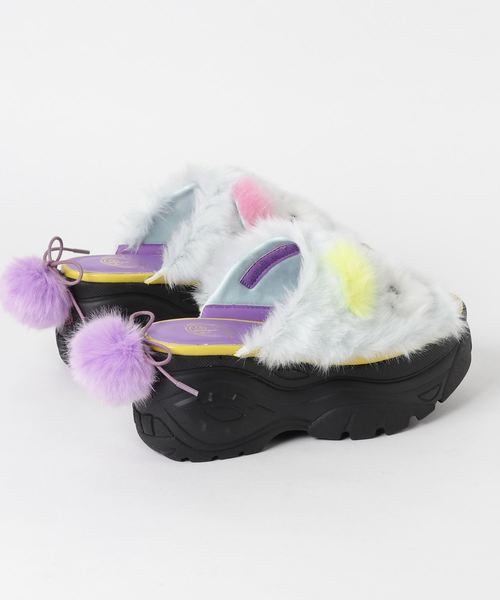 YOSUKE（ヨースケ）の「「YOSUKE/ヨースケ」厚底ふわふわパンダサンダル（サンダル・レディース・ブラック×ホワイト/ライトブルー/ライトブラウン・24.5/22.5/23/23.5/24）」の4枚目の写真