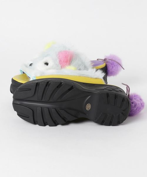 YOSUKE（ヨースケ）の「「YOSUKE/ヨースケ」厚底ふわふわパンダサンダル（サンダル・レディース・ブラック×ホワイト/ライトブルー/ライトブラウン・24.5/22.5/23/23.5/24）」の5枚目の写真