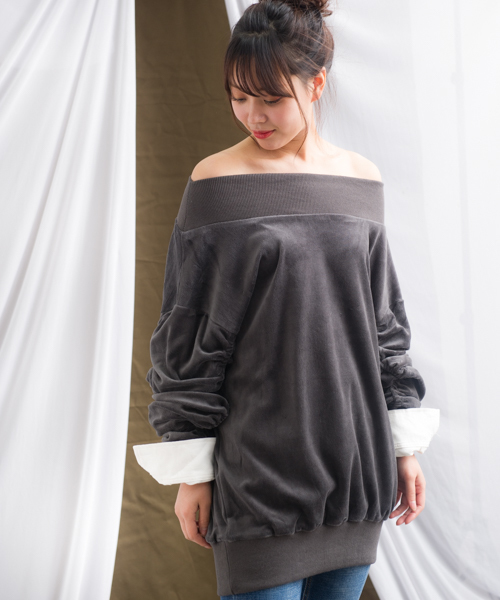 ROGER AND RAW(ロジャーアンドロウ)の「Roger&Raw / 綿ベロアオフショル袖シャツプルオーバー(ニット/セーター・レディース・ブラック/チャコールグレー/カーキ/ネイビー・M)」の3枚目の写真