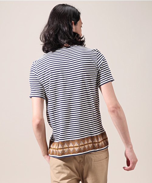 AMERICAN RAG CIE（アメリカンラグシー）の「AMERICAN RAG CIE バティック柄×ボーダーＴシャツ　108-ACX-M132-CT030∵（Tシャツ/カットソー・メンズ・ネイビー/レッド・2/1）」の4枚目の写真