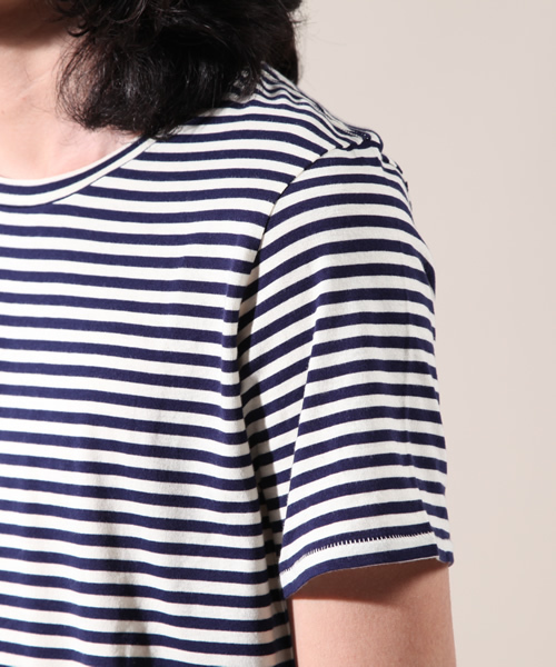 AMERICAN RAG CIE（アメリカンラグシー）の「AMERICAN RAG CIE バティック柄×ボーダーＴシャツ　108-ACX-M132-CT030∵（Tシャツ/カットソー・メンズ・ネイビー/レッド・2/1）」の6枚目の写真