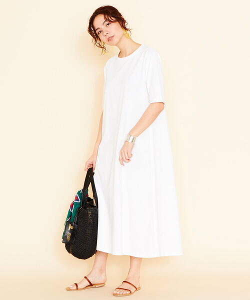 BEAUTY&YOUTH UNITED ARROWS（ビューティーアンドユースユナイテッドアローズ）の「BY∴ フレアマキシカットソーワンピース◆（ワンピース・レディース・オフホワイト/ブラック/ブラウン/オリーブ・FREE）」の2枚目の写真