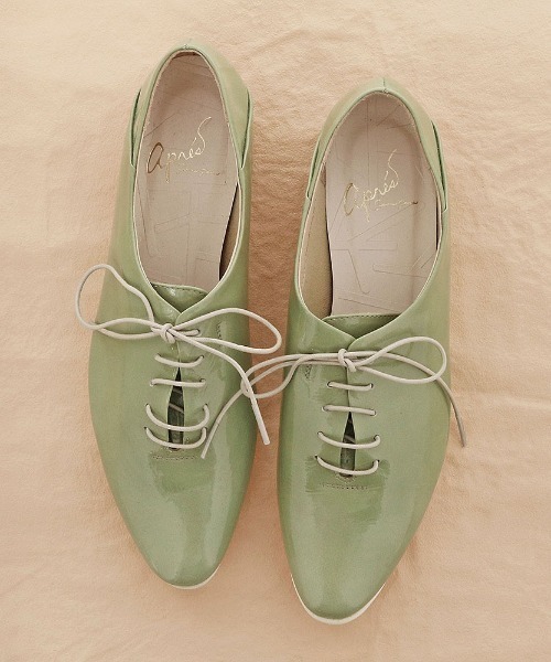 apres(アプレ)の「〈apres(アプレ)〉レースアップシューズ(ドレスシューズ・レディース・ホワイト/ブラック/ライトグリーン/シルバー・22.5cm/23.5cm/24.5cm/23.0cm/24.0cm)」の16枚目の写真