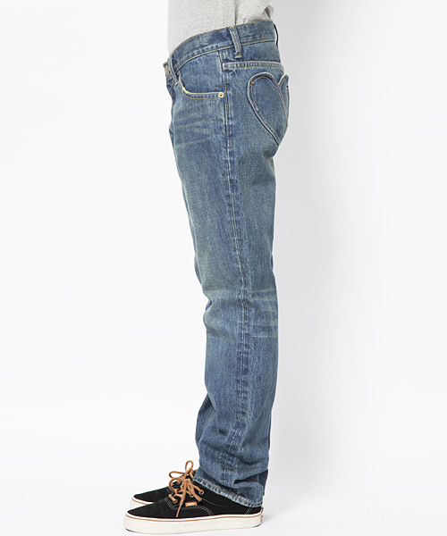 X-girl（エックスガール）の「HEART POCKET TAPERED JEANS（デニムパンツ・レディース・インディゴブルー/ライトインディゴブルー・26inch/27inch/24inch/25inch）」の6枚目の写真