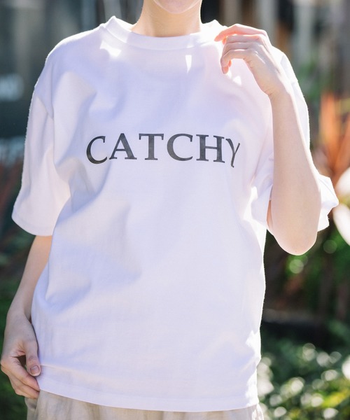 Munich(ミューニック)の「CATCHYレタードロゴTシャツ(Tシャツ/カットソー・レディース・ホワイト/カーキ/ラベンダー/グレイッシュベージュ・FREE)」の2枚目の写真
