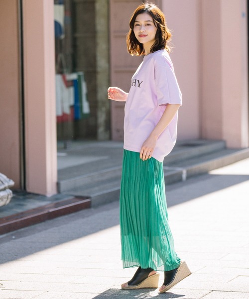 Munich(ミューニック)の「CATCHYレタードロゴTシャツ(Tシャツ/カットソー・レディース・ホワイト/カーキ/ラベンダー/グレイッシュベージュ・FREE)」の6枚目の写真