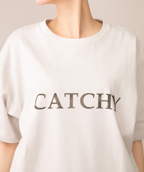 Munich(ミューニック)の「CATCHYレタードロゴTシャツ(Tシャツ/カットソー・レディース・ホワイト/カーキ/ラベンダー/グレイッシュベージュ・FREE)」の21枚目の写真