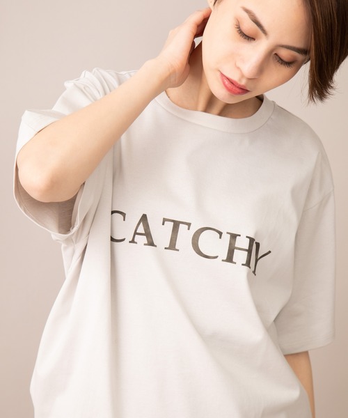 Munich(ミューニック)の「CATCHYレタードロゴTシャツ(Tシャツ/カットソー・レディース・ホワイト/カーキ/ラベンダー/グレイッシュベージュ・FREE)」の20枚目の写真