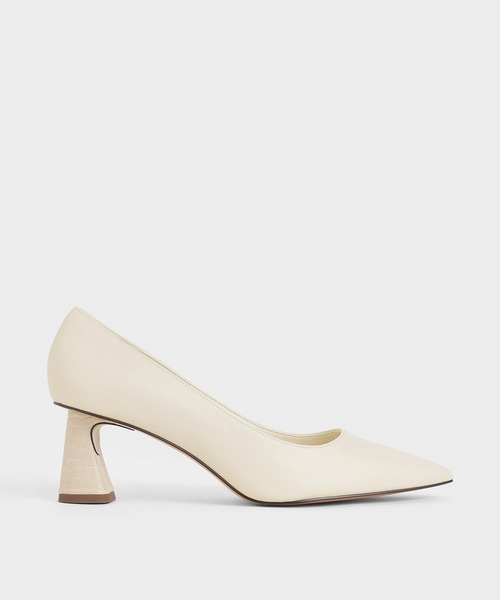 CHARLES & KEITH(チャールズ & キース)の「テクスチャード スカルプチャーヒールパンプス / Textured Sculptural Heel Pumps(パンプス・レディース・ブラック/オリーブ/クリーム/ライトベージュ・22.5cm/23cm/23.5cm/24.5cm/25cm/25.5cm/22cm)」の1枚目の写真