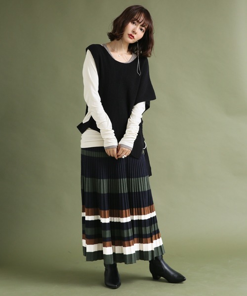 osharewalker(オシャレウォーカー)の「『レイヤード風ミリオンホット指穴ロンT』(Tシャツ/カットソー・レディース・アイボリー/バーガンディー/グレイッシュブルー/ダークグレー/ブラック・1/2/3)」の6枚目の写真