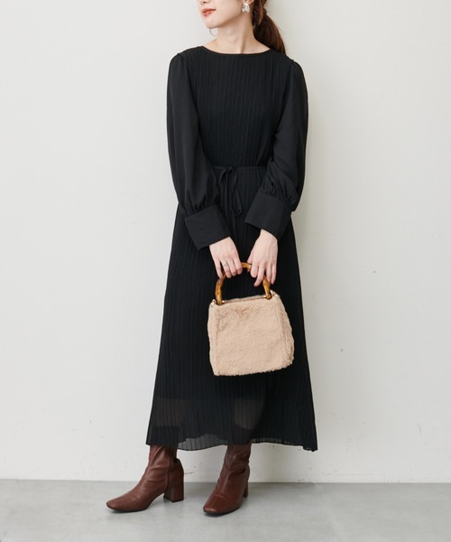 natural couture(ナチュラルクチュール)の「【WEB限定カラー有り】シフォンプリーツ袖コンシャスワンピース(ワンピース)」|ブラック