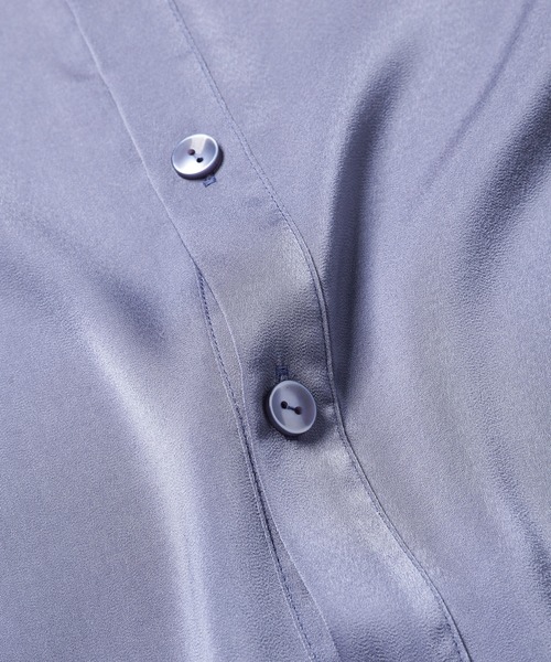 akuR(アクル)の「【akuR/2020AW】マルチwayサテンバックボタンシャツ(シャツ/ブラウス・レディース・ブルー/ネイビー/ホワイト・FREE)」の18枚目の写真