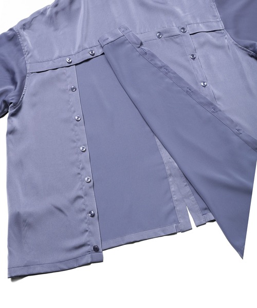 akuR(アクル)の「【akuR/2020AW】マルチwayサテンバックボタンシャツ(シャツ/ブラウス・レディース・ブルー/ネイビー/ホワイト・FREE)」の17枚目の写真