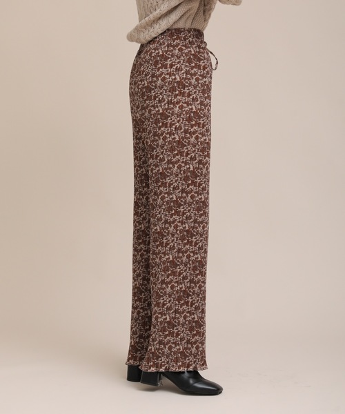 ap retro（アプレトロ）の「アート柄プリーツパンツ【ZOZO限定アイテム】（その他パンツ・レディース・ブラウン/イエロー・FREE）」の5枚目の写真