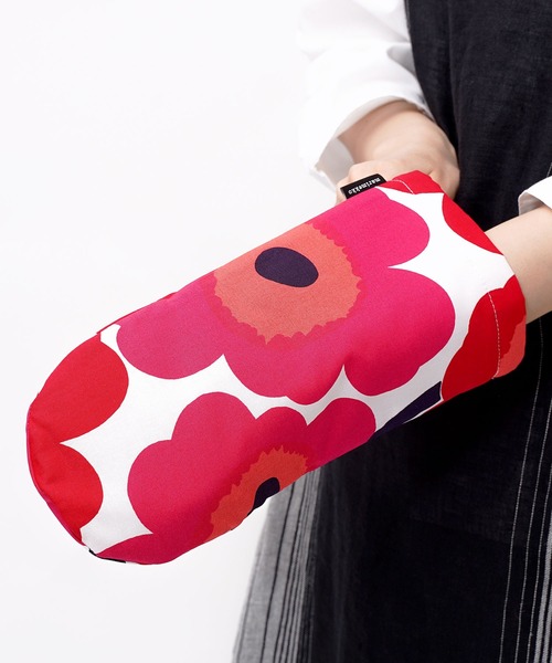 marimekko(マリメッコ)の「marimekko / マリメッコ ミトン 鍋つかみ PIENI UNIKKO RASYMATTO OVEN MITTEN・・ LOK(キッチンツール・レディース・ブラック/ベージュ/ブラック系その他/レッド/その他2/その他1/その他3/ブラック×ホワイト・FREE)」の6枚目の写真