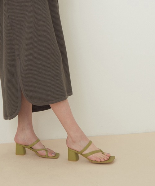 ADAM ET ROPE'(アダムエロペ)の「クロスラインレザーサンダル(サンダル・レディース・オフホワイト/オリーブ/ブラック系その他・22.5cm/23.5cm/24.5cm/23.0cm/24.0cm)」の14枚目の写真