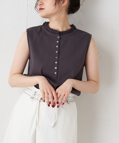 PUAL CE CIN（ピュアルセシン）の「オーガニックコットン襟フリルノースリーブ（タンクトップ・レディース・ナチュラル/スミクロ・FREE）」の15枚目の写真