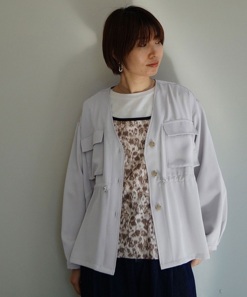 NICOLE white（ニコルホワイト）の「ウエストドロストブルゾン（ブルゾン・レディース・ライトグレー/ネイビー/サックスブルー・FREE）」の2枚目の写真