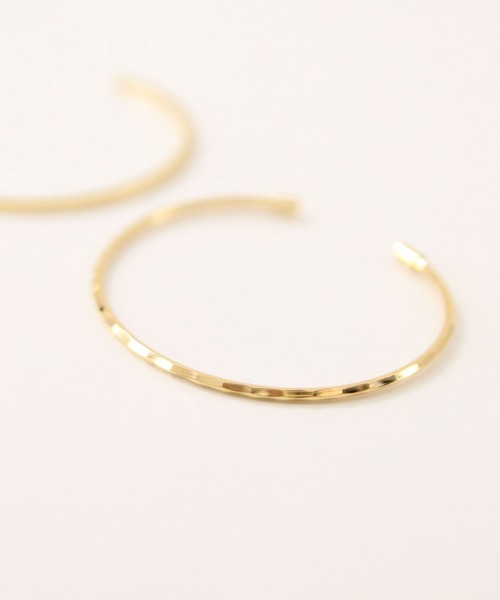 Gready Brilliant（グレディブリリアン）の「２バングルセット（バングル/リストバンド・レディース・シルバー/ゴールド・FREE）」の4枚目の写真