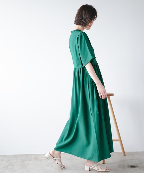 A part by(アパートバイ)の「RyNyレイヤードフウ半袖ワンピース 947035(ワンピース・レディース・チャコールグレー/オフホワイト/グリーン/ライトベージュ/グレー系その他5・SMALL/MEDIUM)」の11枚目の写真