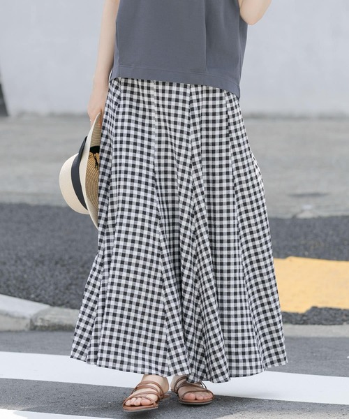 URBAN RESEARCH Sonny Label（アーバンリサーチサニーレーベル）の「UR TECH+抗菌リネン混セミマーメイドスカート（スカート・レディース・ネイビー/イエロー/チェック・38/36）」の4枚目の写真