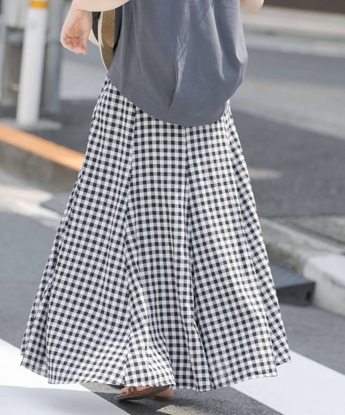 URBAN RESEARCH Sonny Label（アーバンリサーチサニーレーベル）の「UR TECH+抗菌リネン混セミマーメイドスカート（スカート・レディース・ネイビー/イエロー/チェック・38/36）」の8枚目の写真