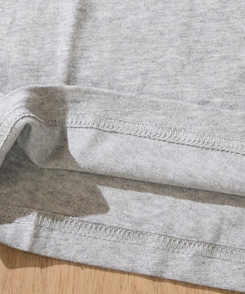 Carhartt（カーハート）の「【22】〔CARHARTT/カーハート〕ロゴTシャツ（Tシャツ/カットソー・キッズ・ブラック/グレー・6/LARGE/SMALL/4/5/MEDIUM/X-LARGE/7）」の3枚目の写真