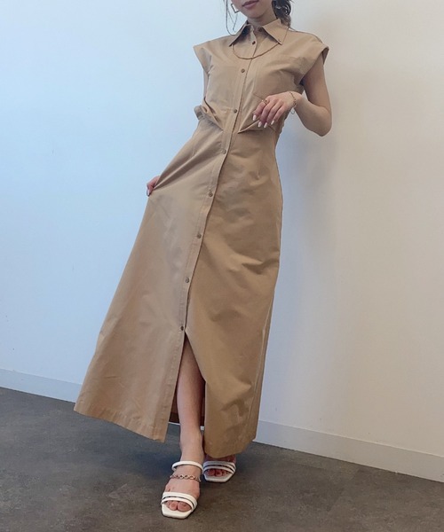 【PRADA】必須アイテム！ウエスト エレガント シャツワンピース クラシカルなムードのフェミニンな「プラダ」のシャツワンピース