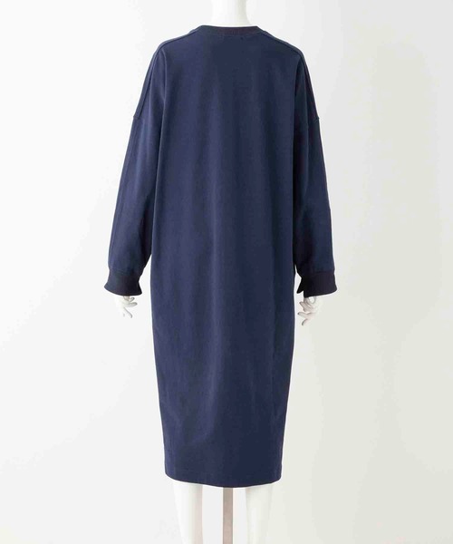 SILAS（サイラス）の「BI-COLOR CUFFS SWEAT DRESS（ワンピース・レディース・ベージュ/ネイビー・ONE SIZE）」の17枚目の写真